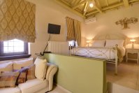 villa kerasia, milies op pilion