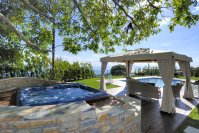 villa kerasia, milies op pilion