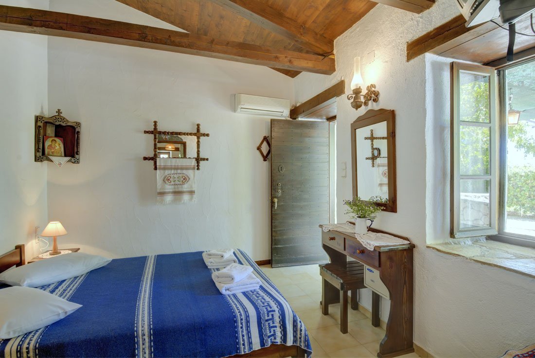 myrties stone houses, vassilikos op zakynthos