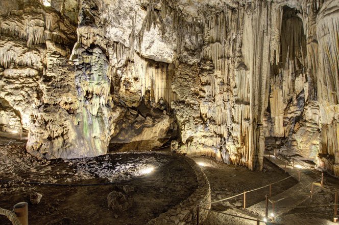 melidoni cave op kreta