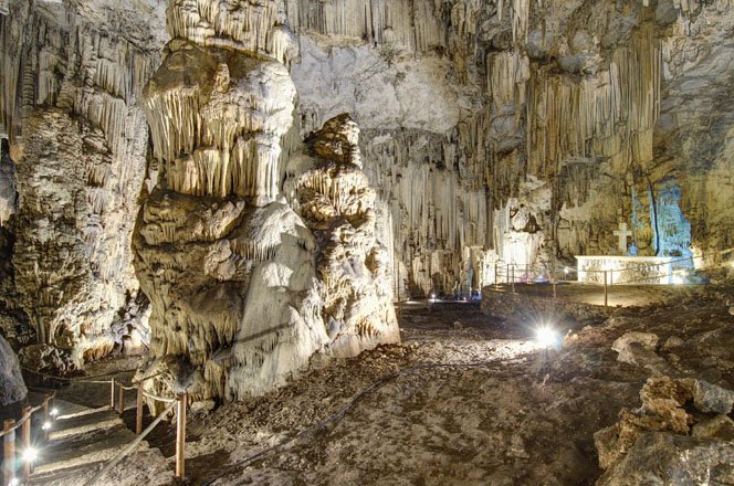 melidoni cave op kreta