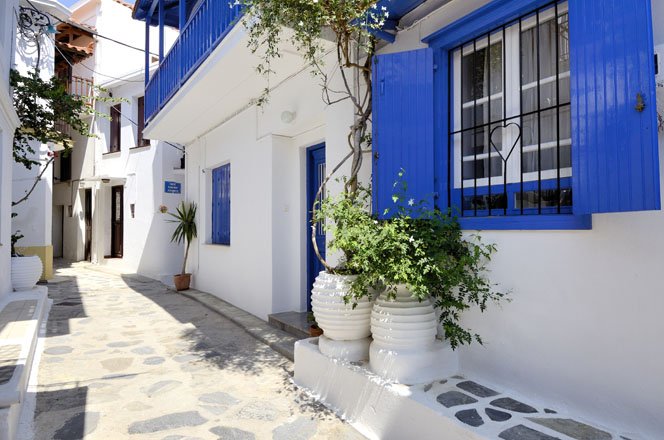 de architectuur op skopelos, griekenland