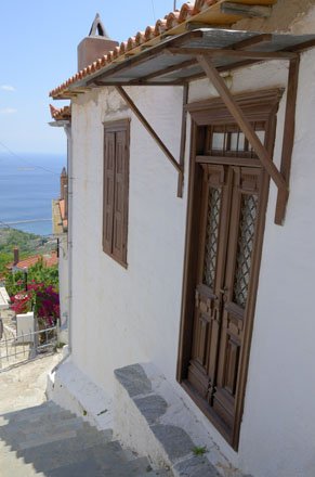 de architectuur op skopelos, griekenland