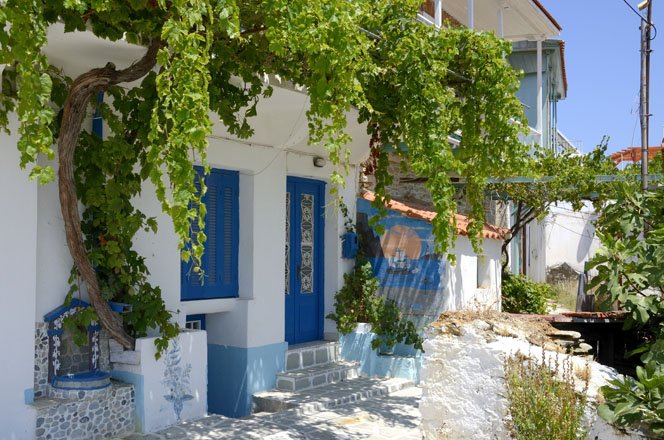 de architectuur op skopelos, griekenland