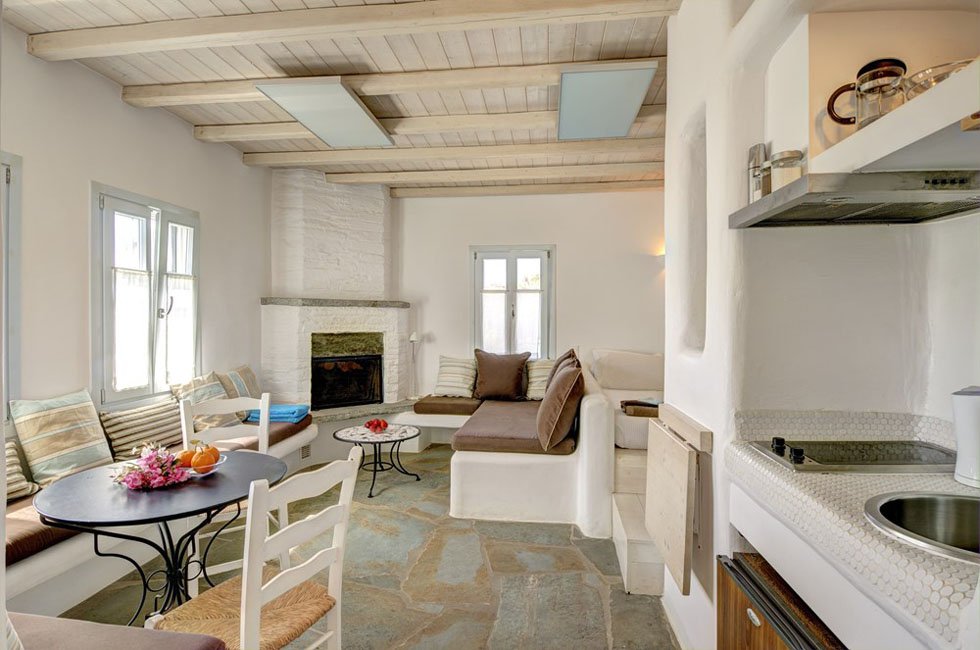 red tractor farm, korissia op kea 