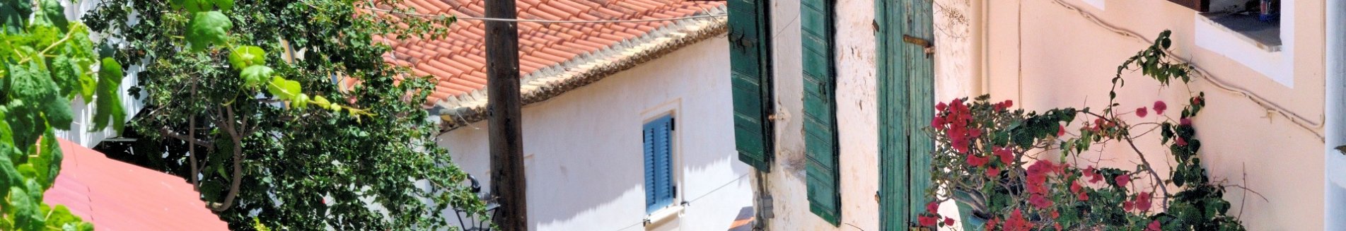 de wijk turkopazaro in parga, epiros.jpg