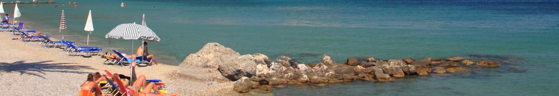 het dorp dassia op corfu.jpg