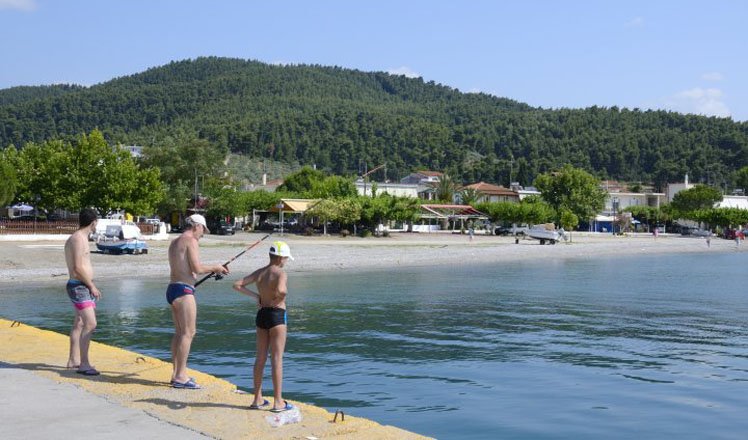 het dorp pefki in het noorden van evia 