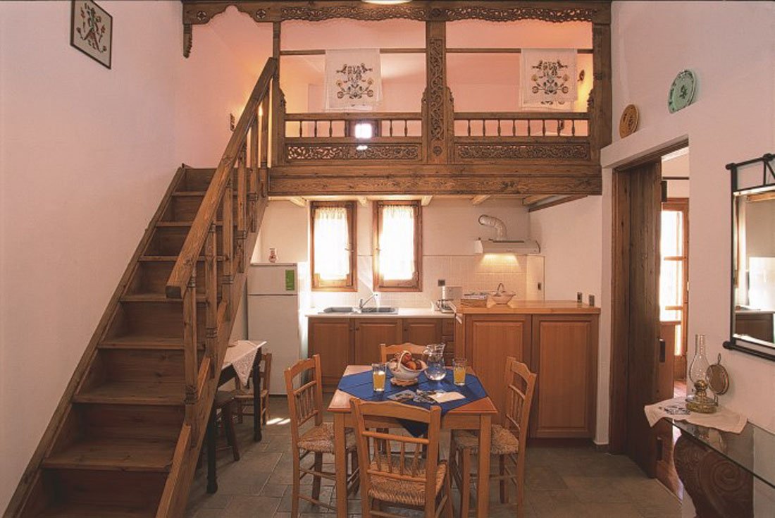 huize pegasos in acherounes op skyros_3.jpg