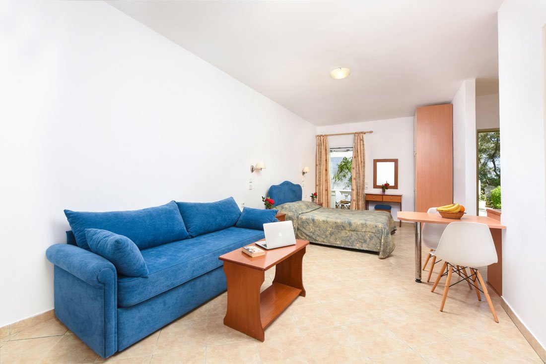 studio b 23 p huize athina in messonghi_1.jpg