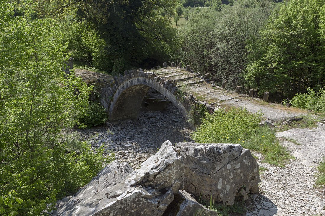 epiros_old stone bridge in zagoria, epirus, western greece_st.jpg