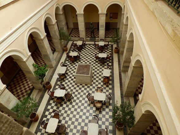 stadhuis ermoupolis2.jpg