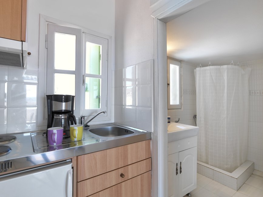 aria hotels-kimolos-alikaki,fikiada-kitchenette.jpg