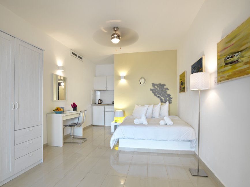 aria hotels-kimolos-alikaki,faros-double bedroom.jpg