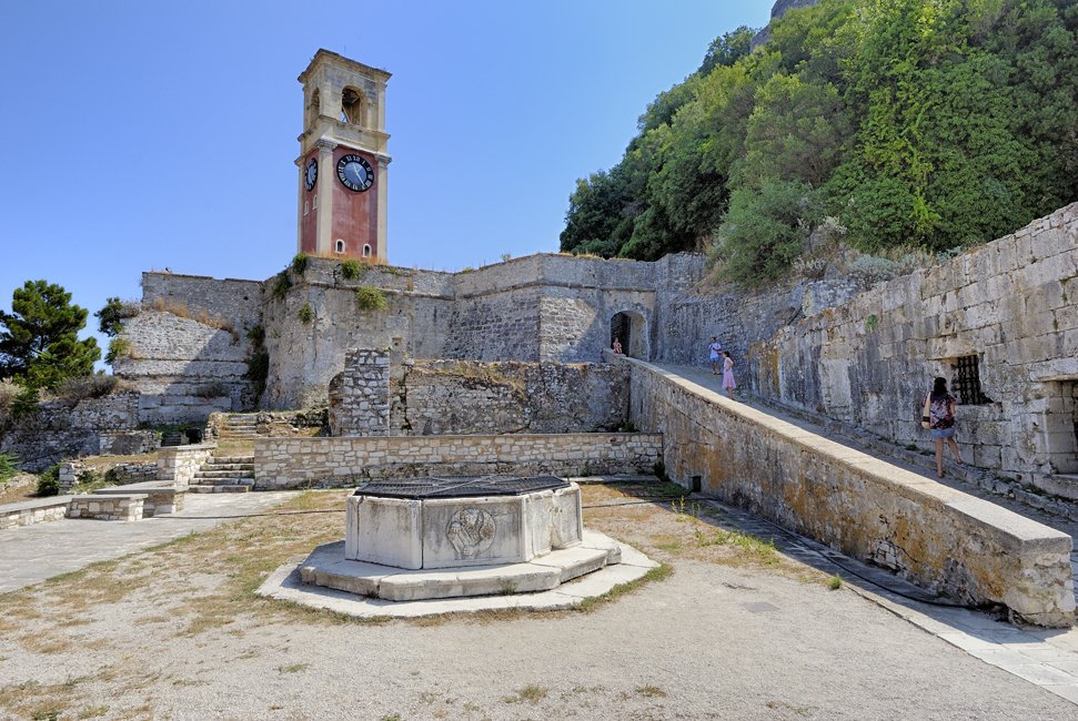 corfu_old_castle_101.jpg
