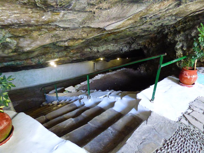 panagia spiliani-going down the cave.jpg