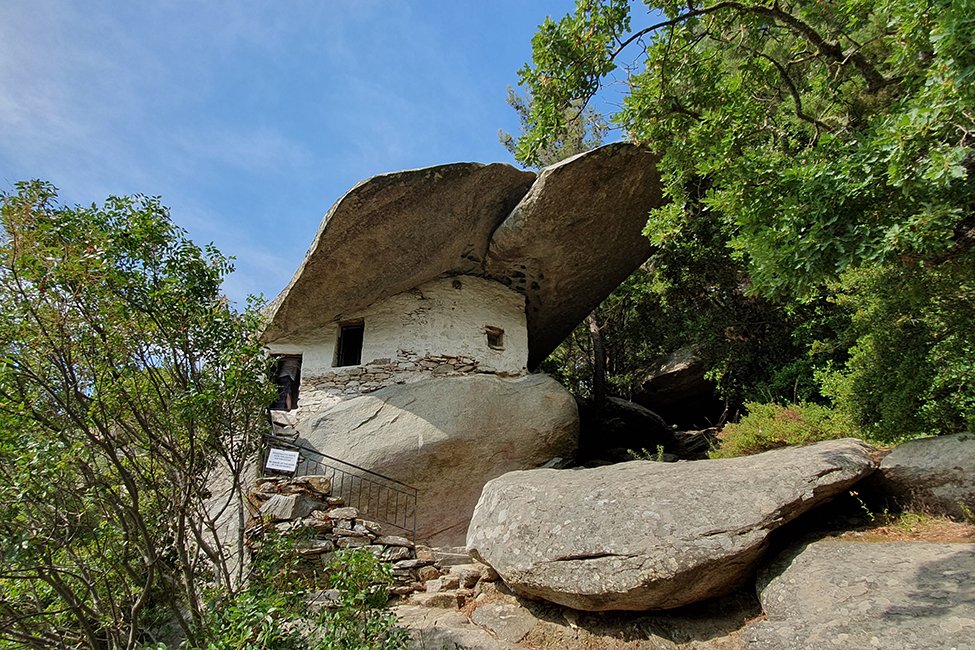 agios theoskepasti kerk