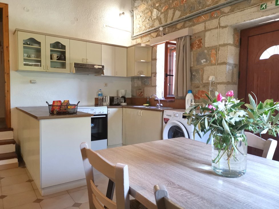 Petrino Peloponnesos NEW