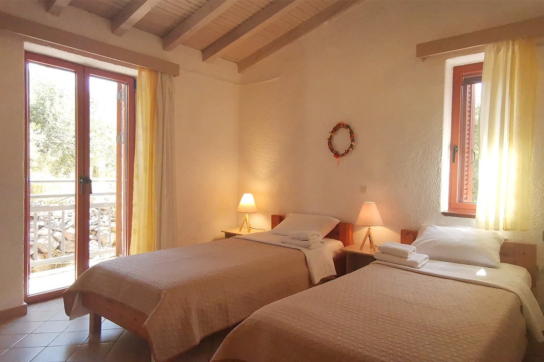 Petrino Peloponnesos NEW