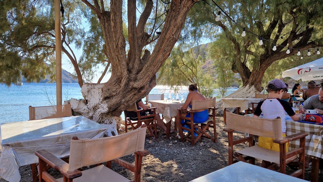 Serifos megalo livadi taverne 7.jpg