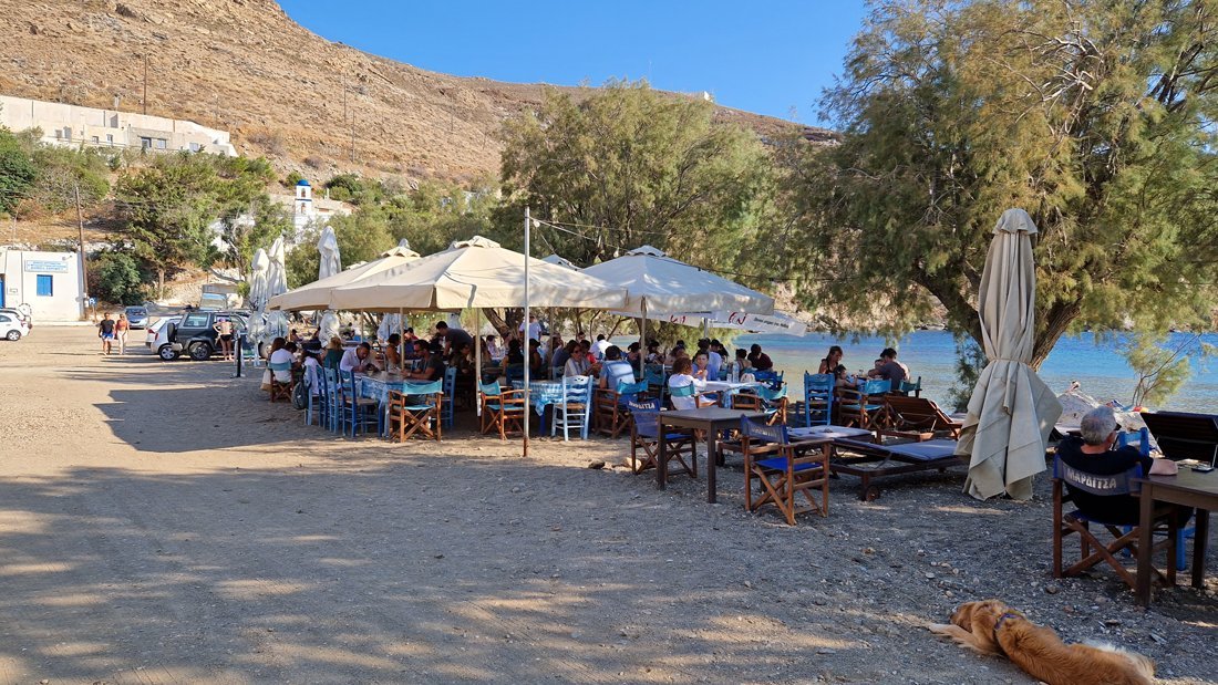 Serifos megalo livadi taverne 4.jpg