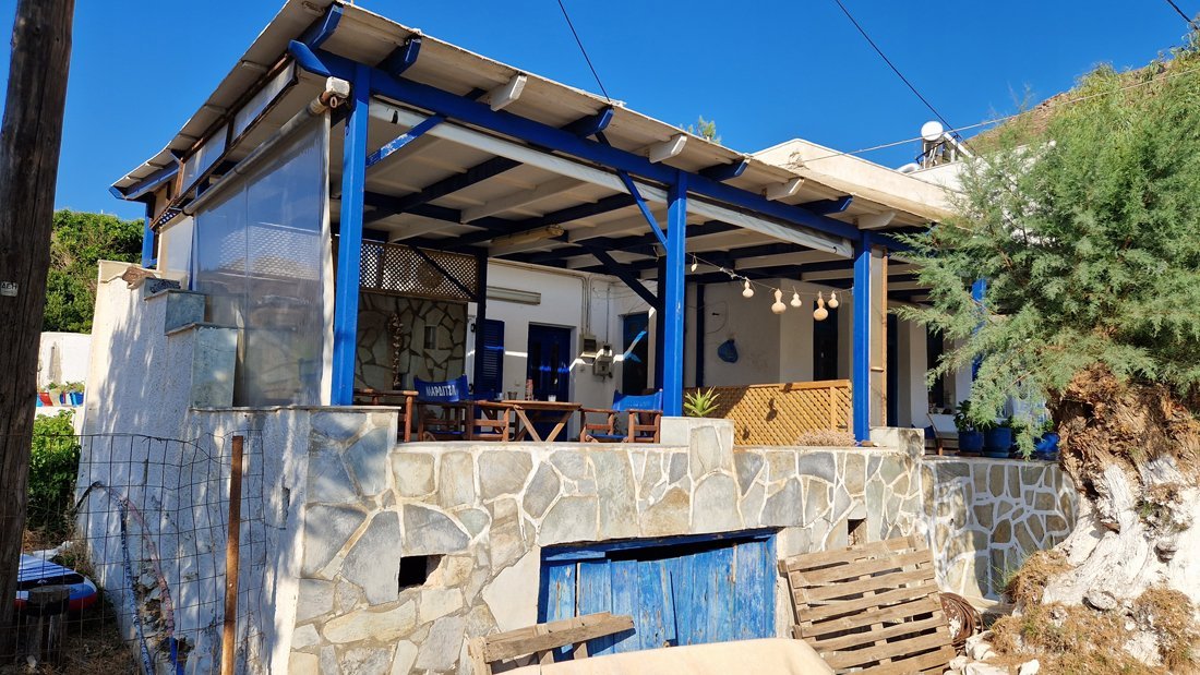 Serifos megalo livadi taverne 5.jpg