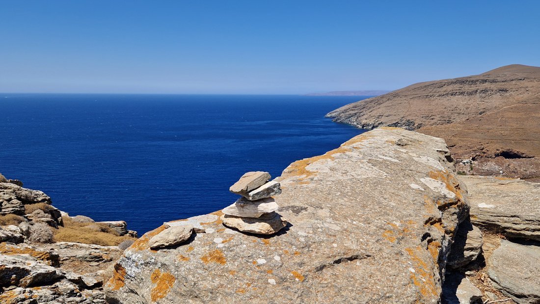 Serifos Megalo Livadi cyclops throne 9.jpg