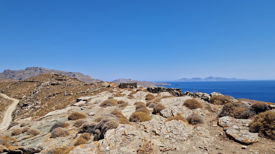 Serifos Megalo Livadi cyclops throne 5.jpg