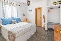 Huize Dorkas Serifos, Appartement 2/4 p