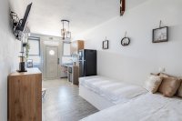 Huize Dorkas Serifos, Appartement 2/4 p