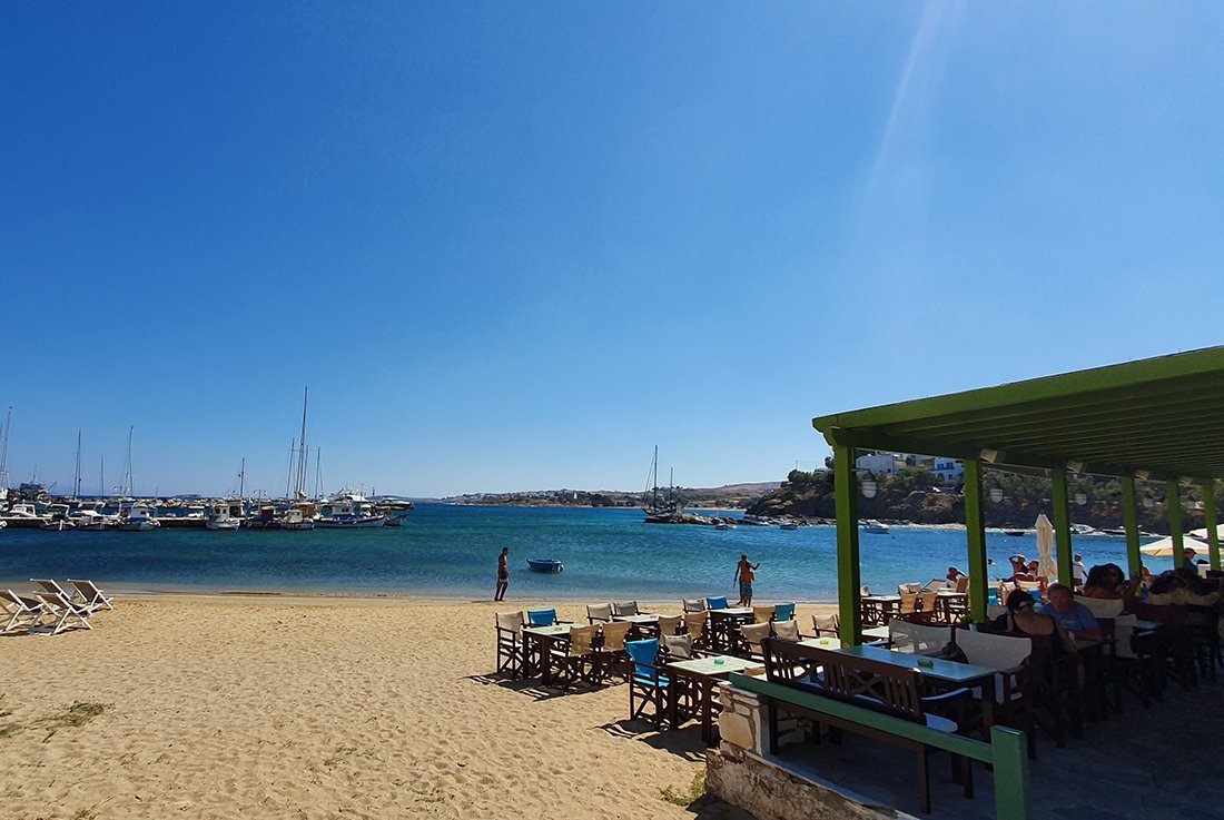 De plaats Piso Livadi op Paros