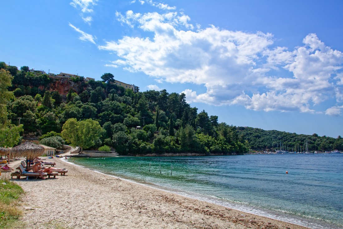 7meganisi_beach_in_spartohori_011.jpg