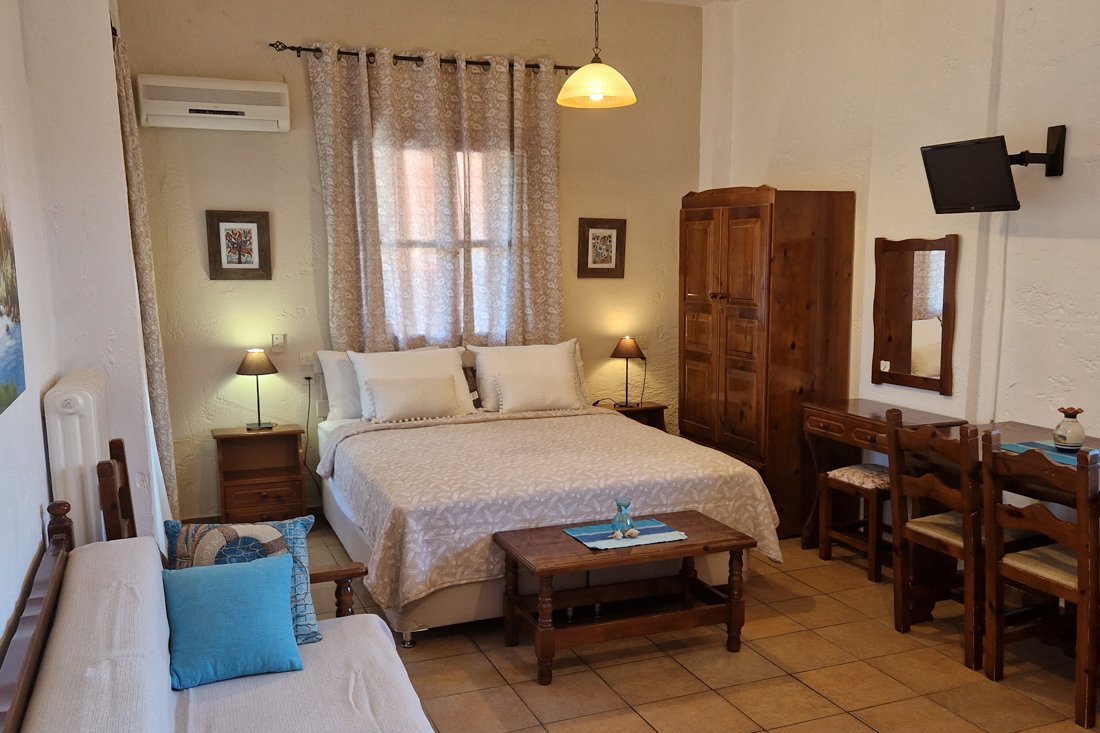 kamelia_studio_b14_2023_apr (4).jpg