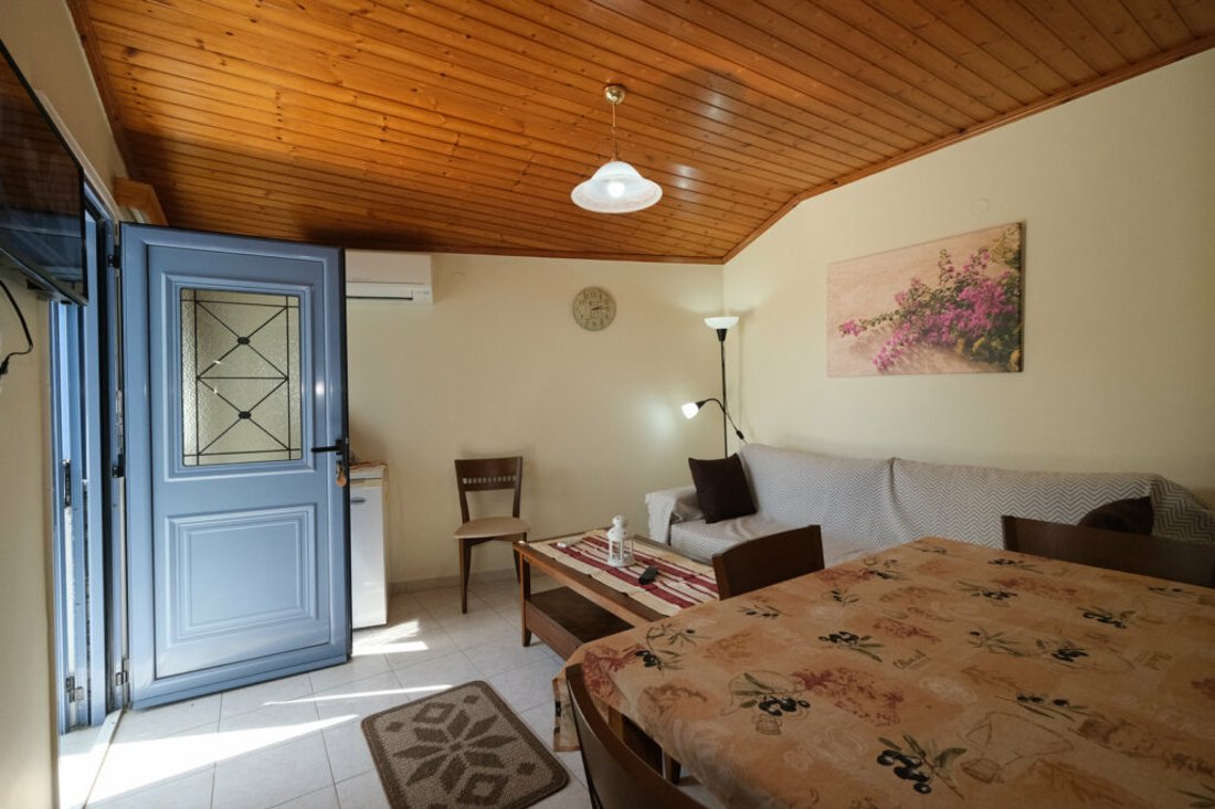 rh_li_anemoesa_app_2-4p_ei (13).jpg