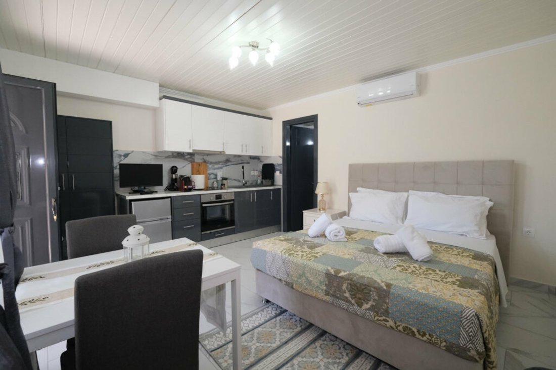 rh_li_anemoesa_studio_2p_ei (3).jpg