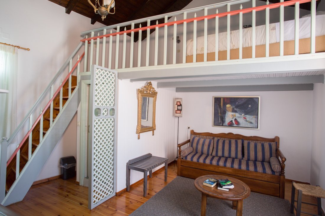 rh_wk_nostos_qple_ei (1).jpg