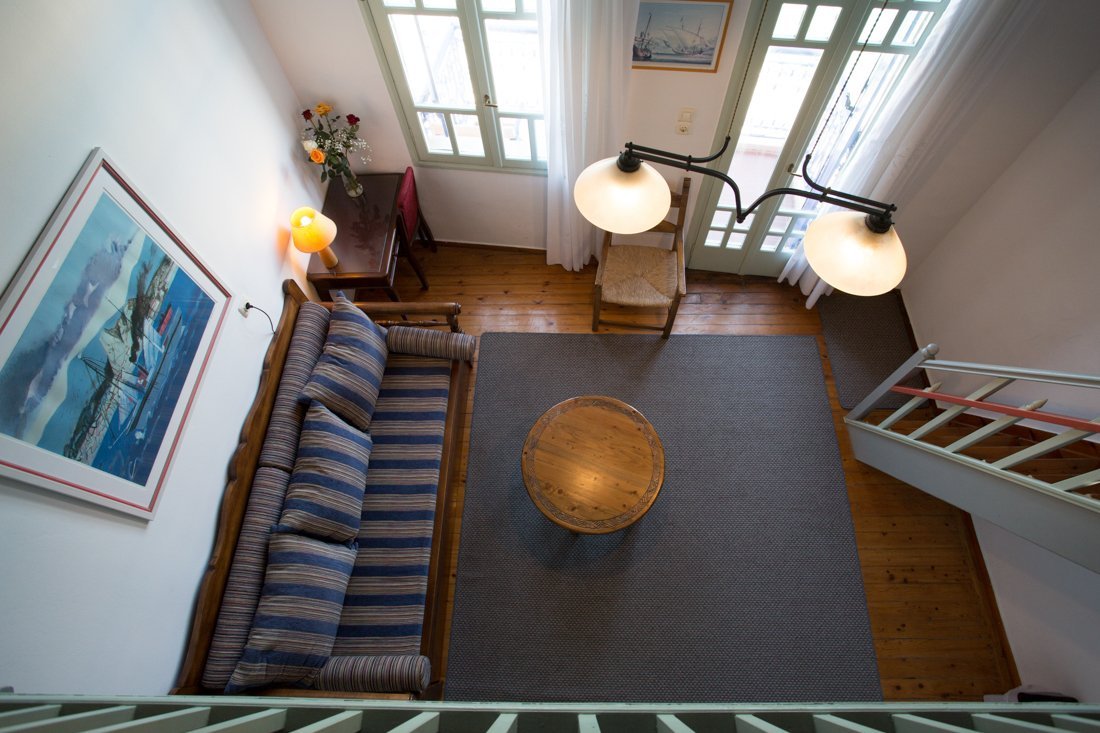 rh_wk_nostos_qple_ei (3).jpg