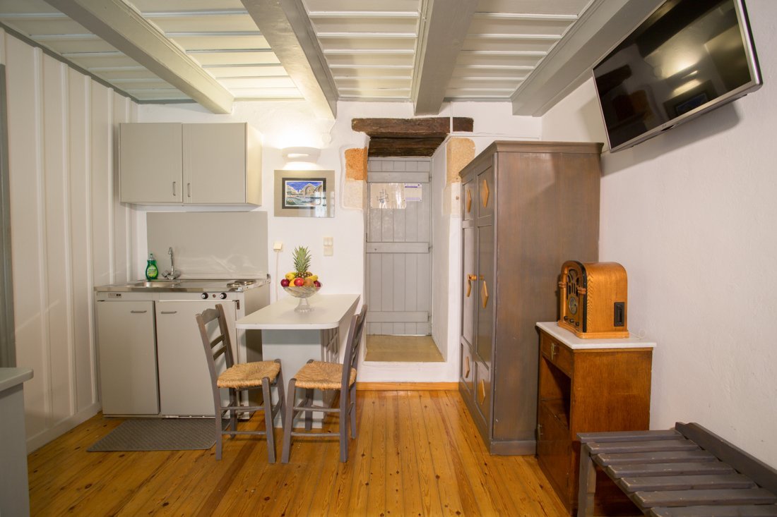 rh_wk_nostos_studio_ei (11).jpg