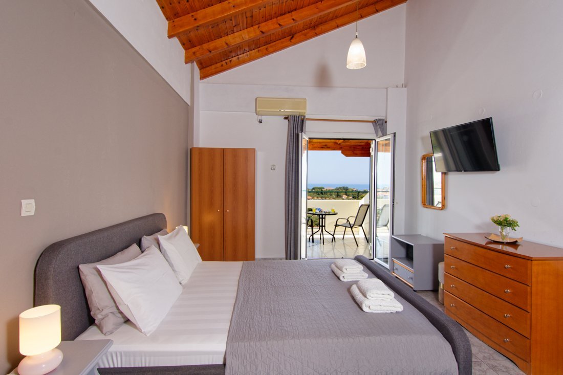 imelda_no1_std_upper_04 (3).jpg