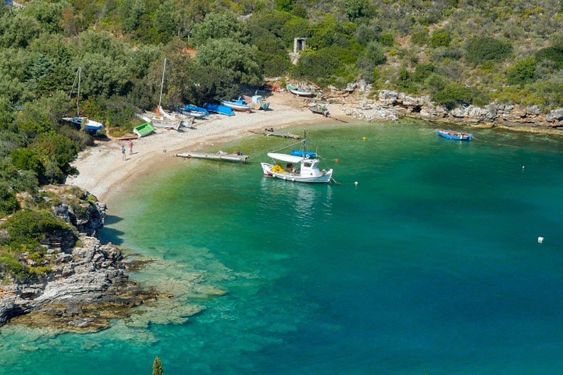 sarakiniko beach 30.jpg
