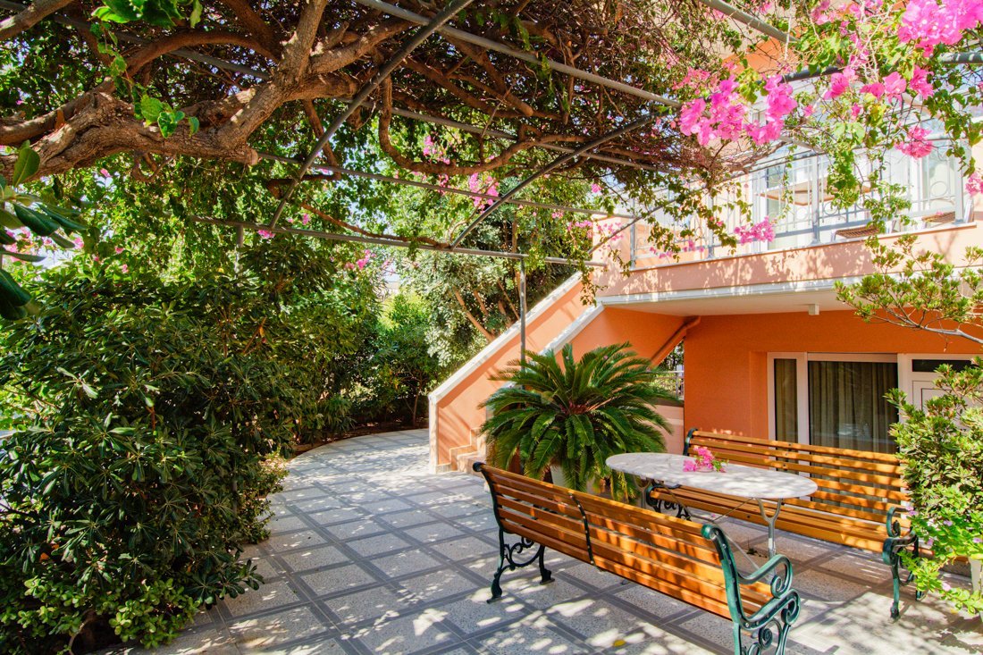 wk_poseidon_exterior_ag (2).jpg