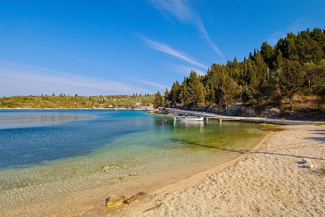 2.beach in mogonisi.jpg