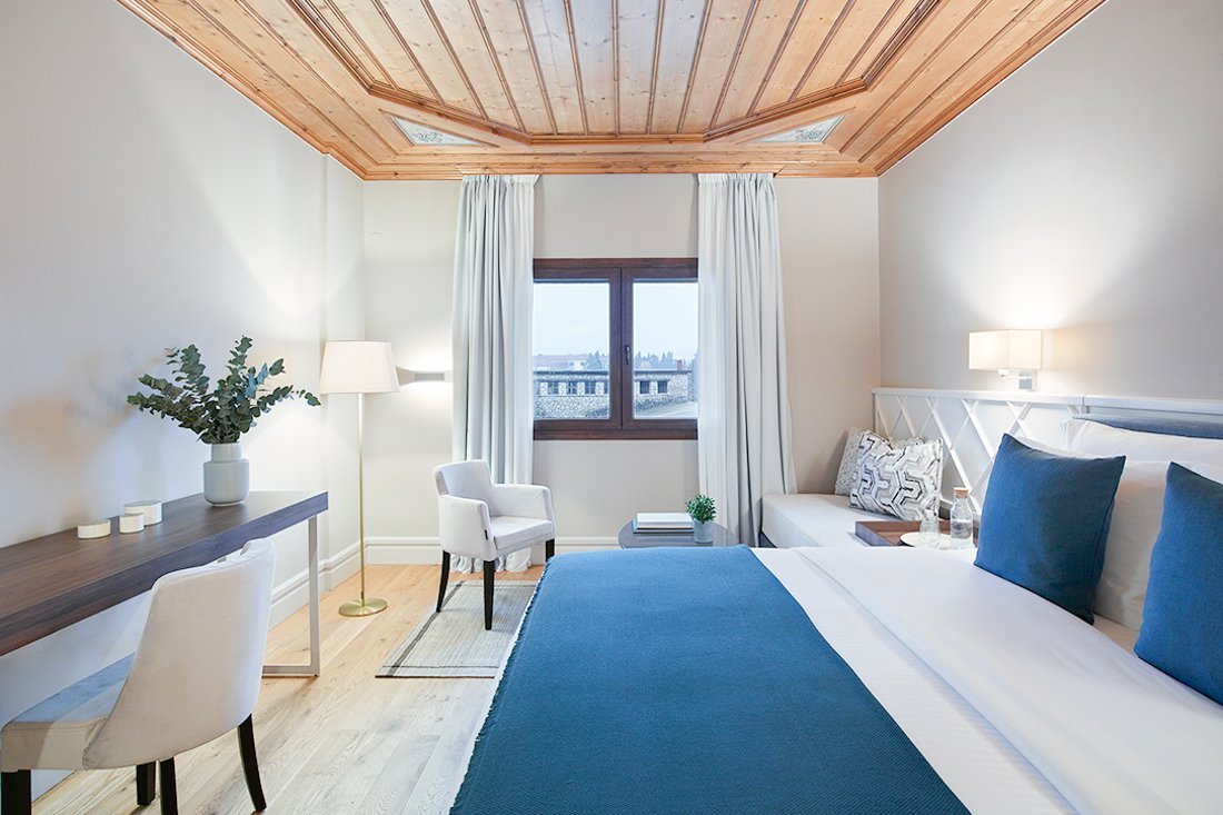 ig_ep_lake_standard_ei (1).jpg