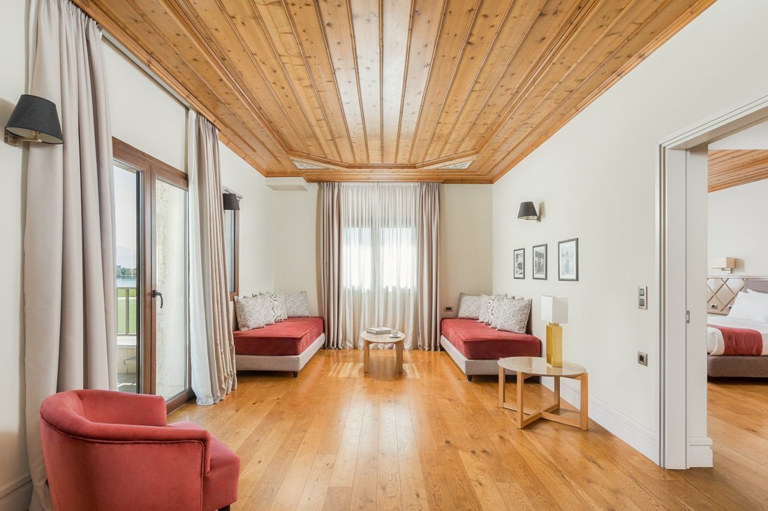 ig_ep_lake_suite_ei (1).jpg