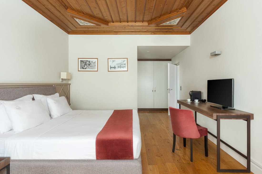 ig_ep_lake_suite_ei (5).jpg