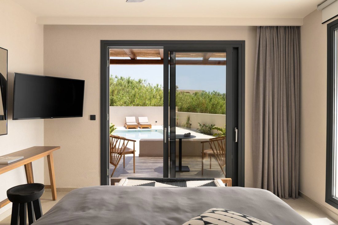 ig_zk_kymani_swimup_2p_ei (6).jpg