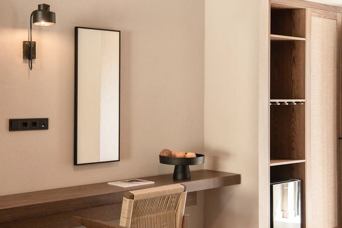 ig_zk_kymani_swimup_4p_ei (1).jpg