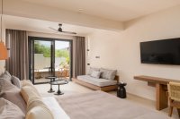 ig_zk_kymani_swimup_4p_ei (3).jpg