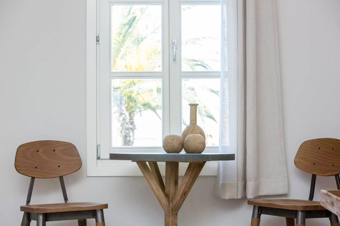 ig_ar_amymonesuites_deluxe_suite_ei (6).jpg