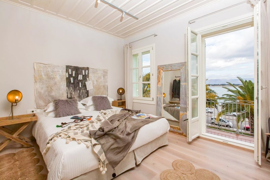 ig_ar_amymonesuites_queensuite_ei (10).jpg